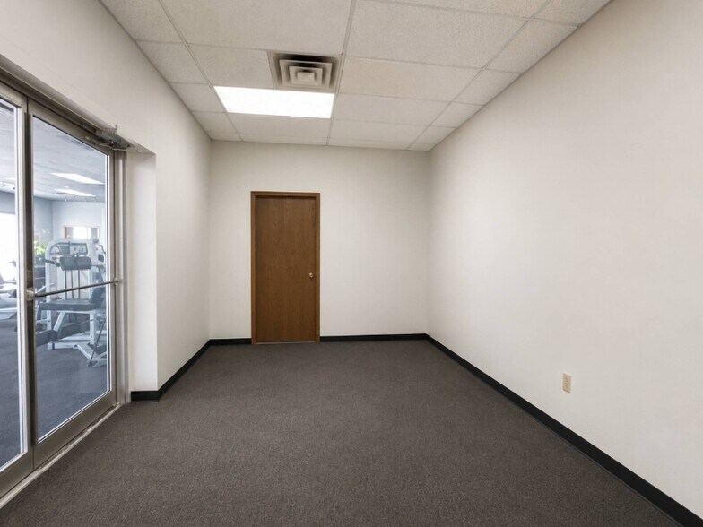More Photos Of 562 S Reynolds Rd, Toledo Warehouse For Lease