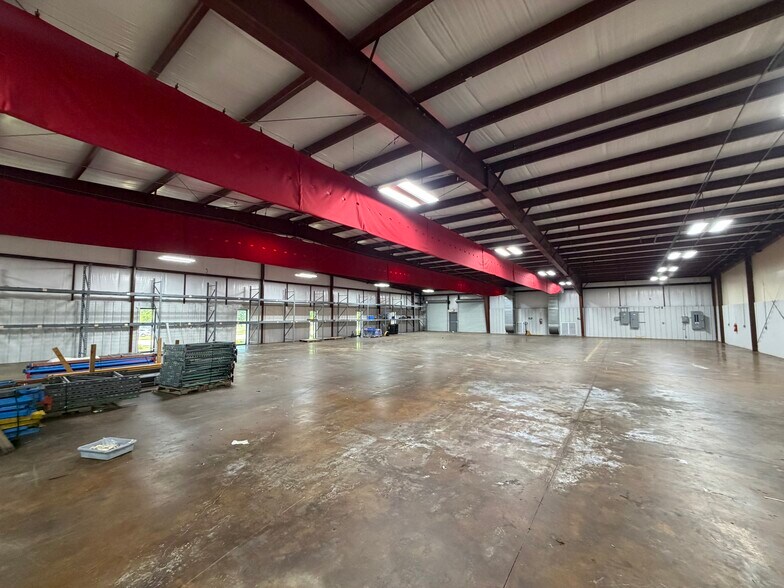 More Photos Of 2 Hummingbird ln, Eufaula Manufacturing For Lease
