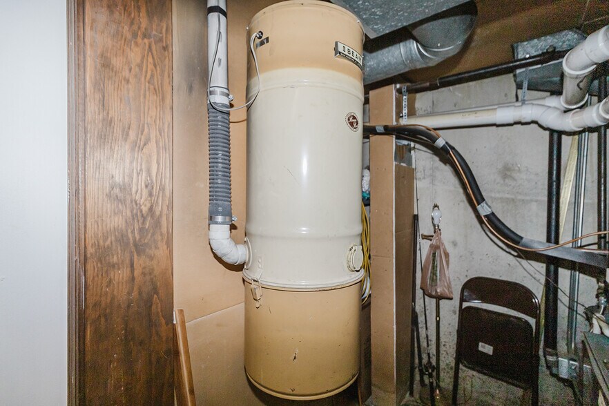 More Photos Of 1319 E 17th Ave, Hutchinson Religious Facility For Sale