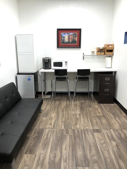 More Photos Of 2240 N Scottsdale Rd, Tempe General Retail For Lease