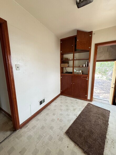 More Photos Of 120 9th Ave N, Buhl Multifamily For Sale