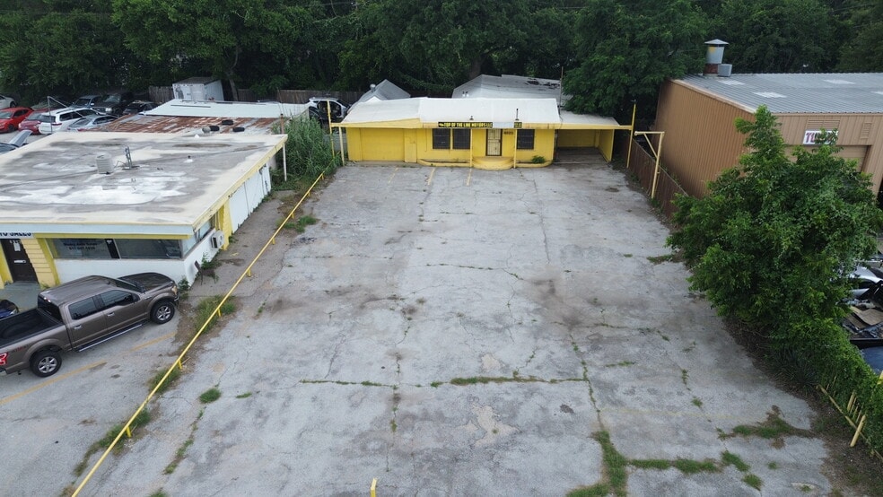More Photos Of 4925 NE 28th St, Haltom City Auto Repair For Sale