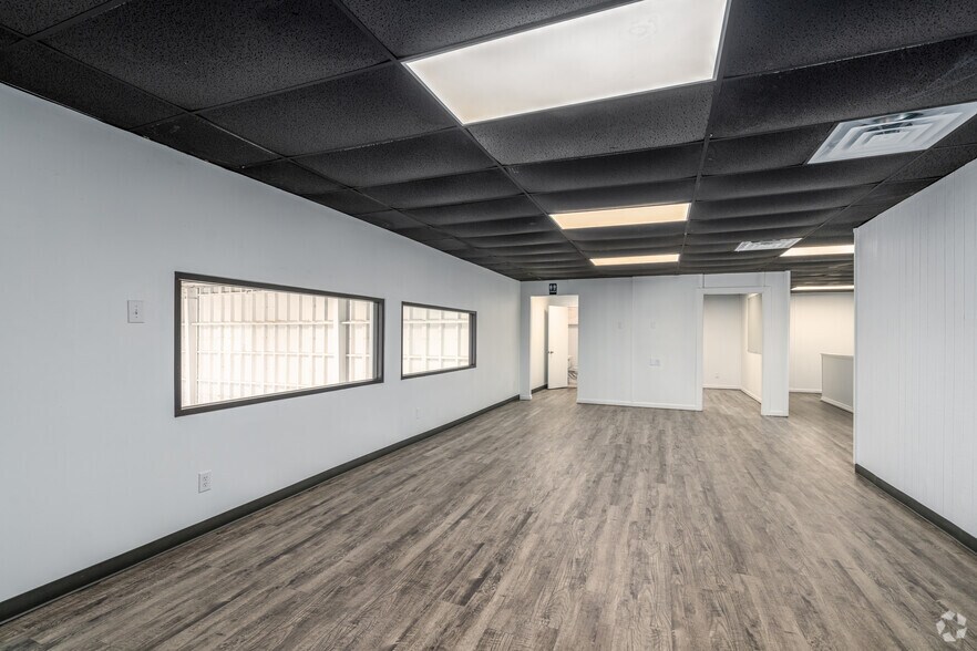 More Photos Of 625 Industrial Blvd, Austin Warehouse For Lease