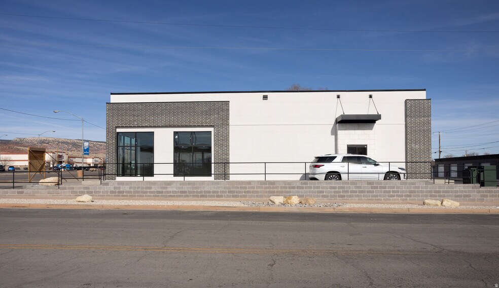More Photos Of 385 S Main St, Richfield Storefront For Lease