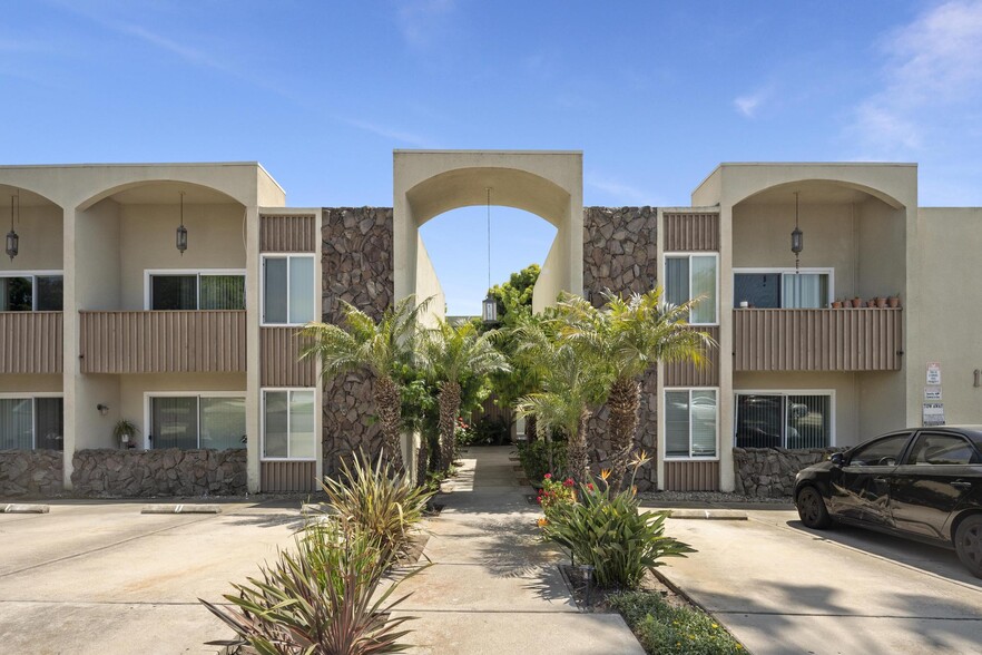 Primary Photo Of 1747 Chalcedony St, San Diego Apartments For Sale