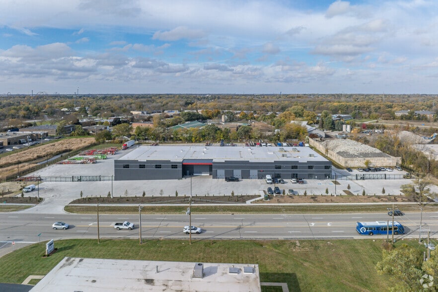 More Photos Of 1500 N Delany Rd, Waukegan Industrial For Lease