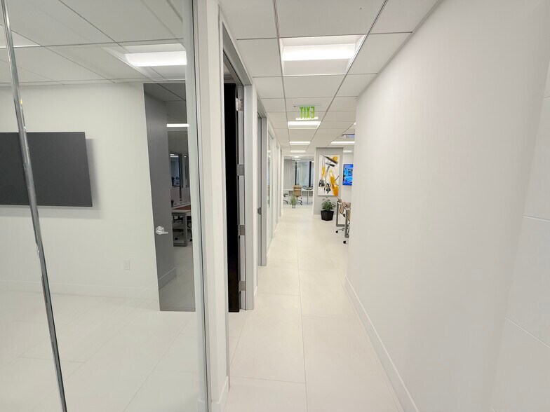 More Photos Of 1000 Brickell Ave, Miami Office For Lease