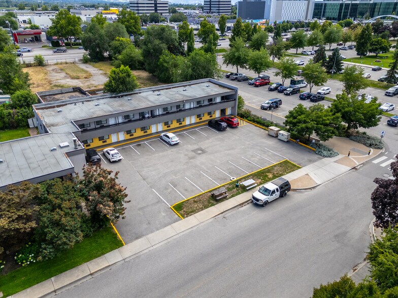 More Photos Of 1891 Parkinson Way, Kelowna Hotel For Sale