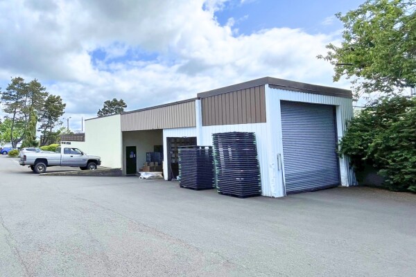 More Photos Of 949 Exchange St, Astoria Light Manufacturing For Sale