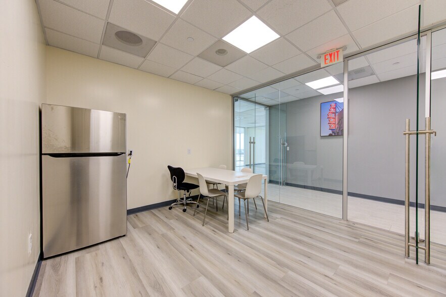 More Photos Of 9999 Bellaire Blvd, Houston Medical For Lease