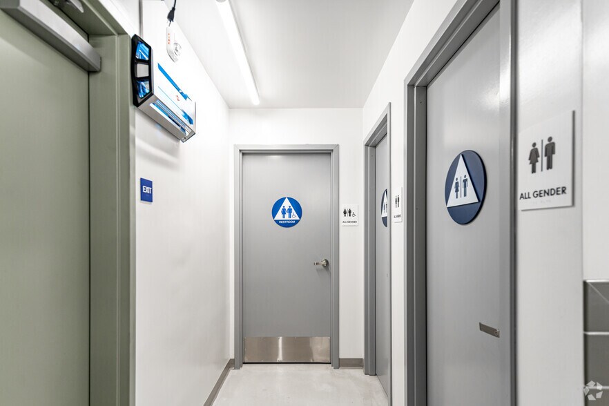 More Photos Of 16711-16725 Hawthorne Blvd, Lawndale Unknown For Lease