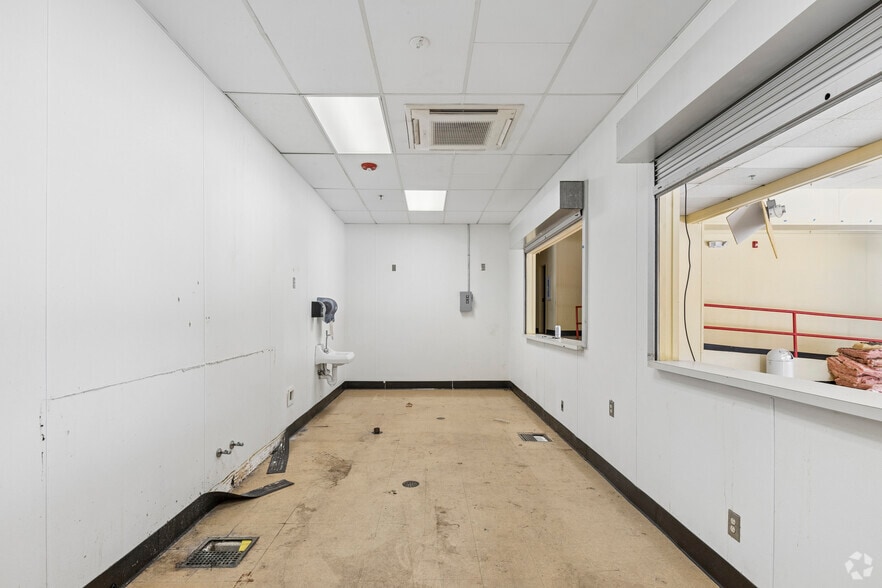 More Photos Of 3806 N Main St, Columbia Schools For Sale