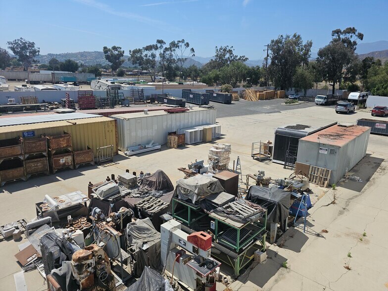 More Photos Of 200 S Hallock Dr, Santa Paula Manufacturing For Sale