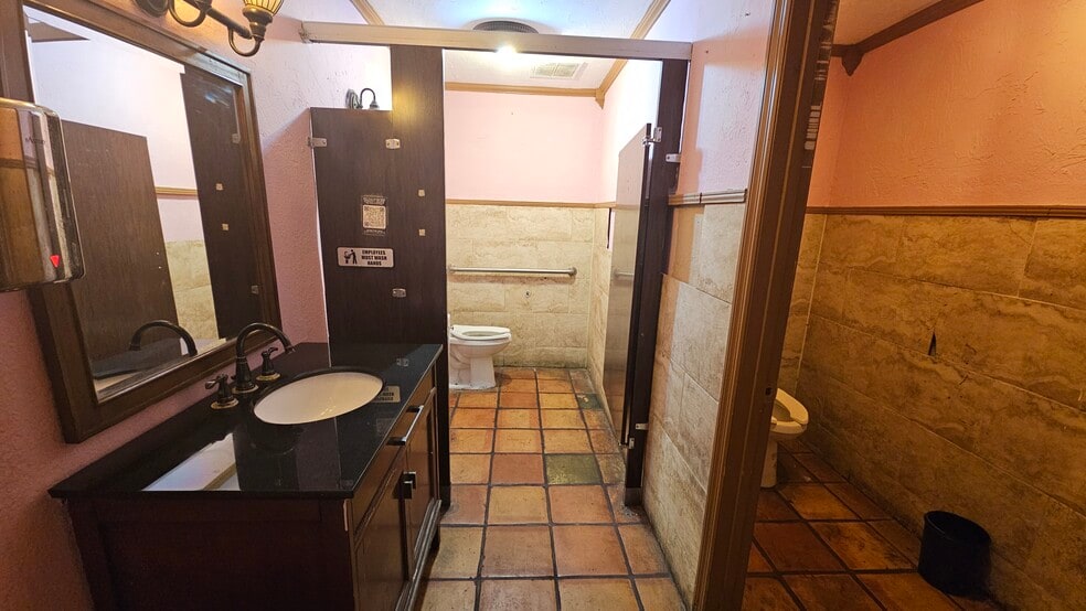 More Photos Of 614 Lake Ave, Lake Worth Restaurant For Sale