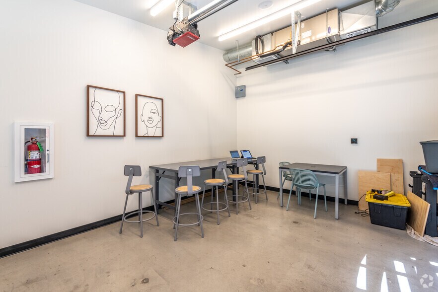 More Photos Of 2302 Valdez St, Oakland Apartments For Lease