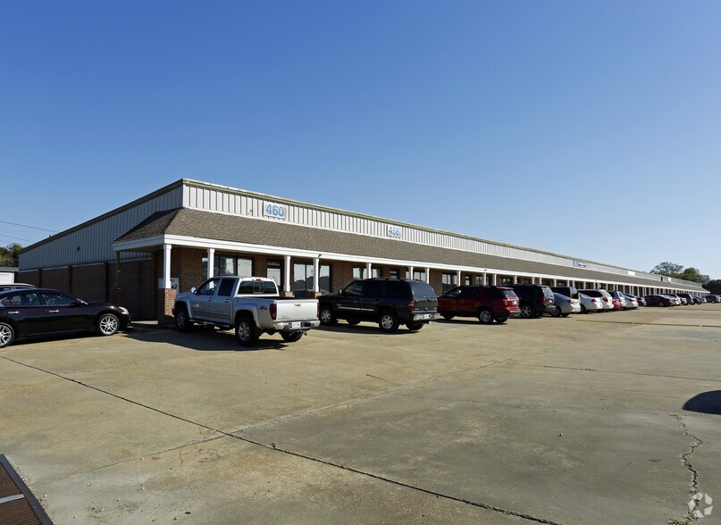 More Photos Of 424-460 E President Ave, Tupelo Flex For Lease