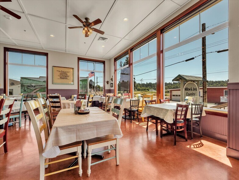More Photos Of 1421 Pioneer Hwy, Stanwood Restaurant For Sale