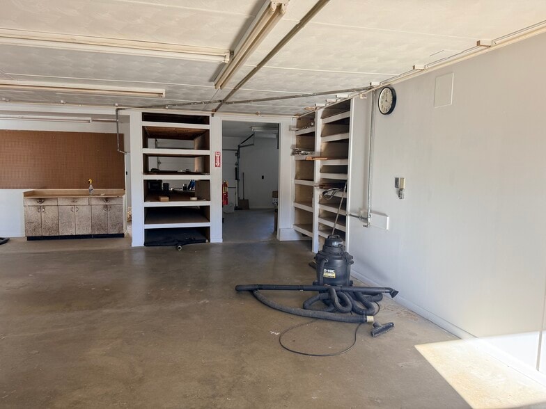 More Photos Of 45146 Andover Estates Rd, Valley Lee Warehouse For Lease