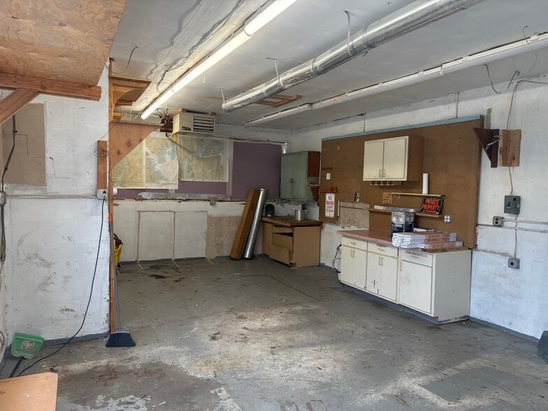 More Photos Of 34 North Ave, Garwood Freestanding For Lease