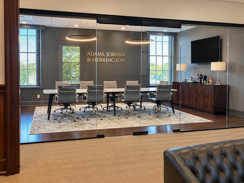 More Photos Of 915 Hill Park, Macon Office For Sale