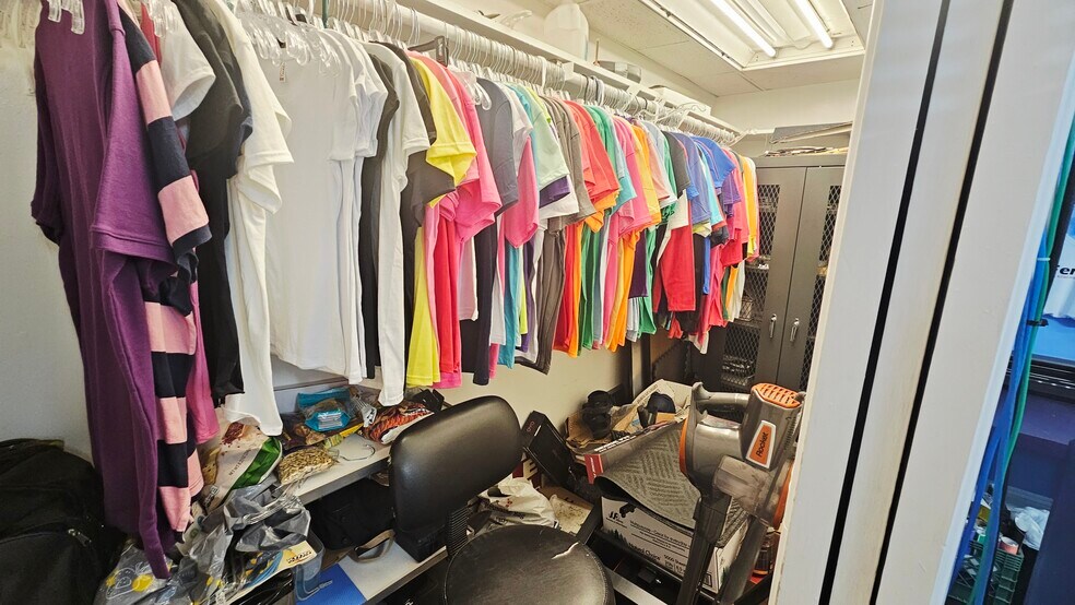 More Photos Of 306-308 Roberts Ln, Bakersfield Storefront Retail Residential For Sale