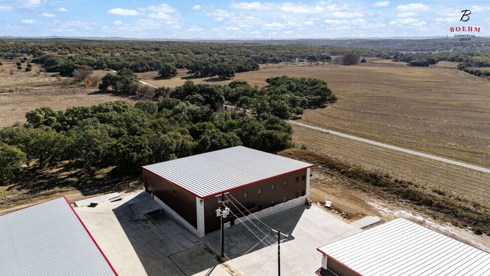 More Photos Of 52 Worth Dr, Boerne Warehouse For Lease