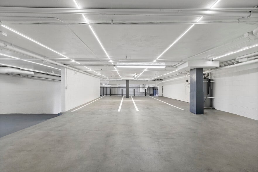 More Photos Of 9975 Santa Monica Blvd, Beverly Hills Loft Creative Space For Lease