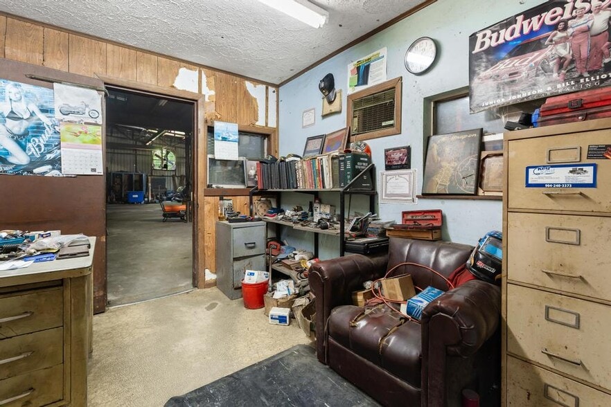 More Photos Of 15928 County Road 108, Hilliard Service For Sale