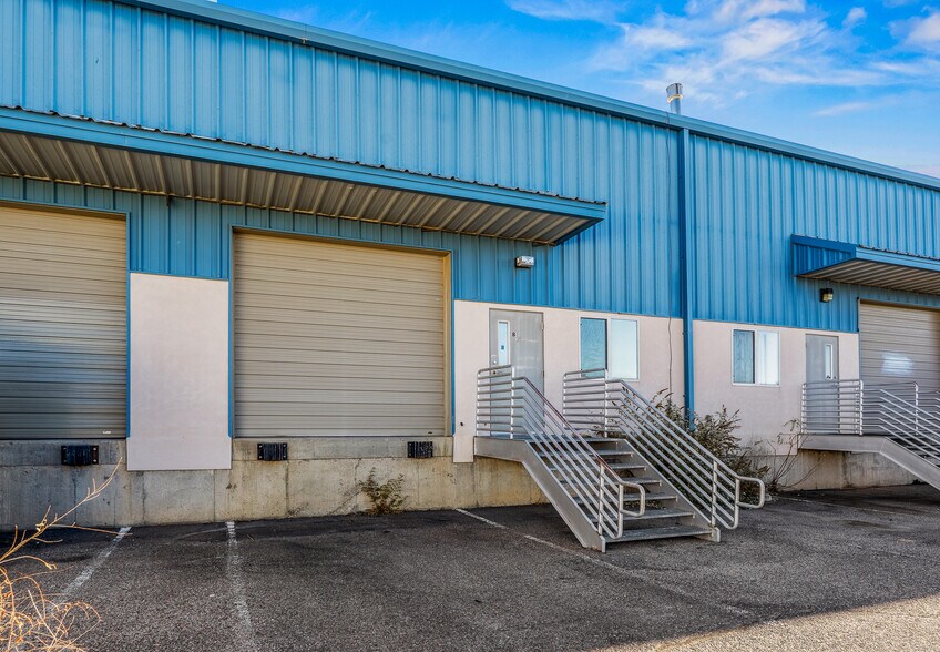 More Photos Of 36 Bisbee Ct, Santa Fe Warehouse For Sale