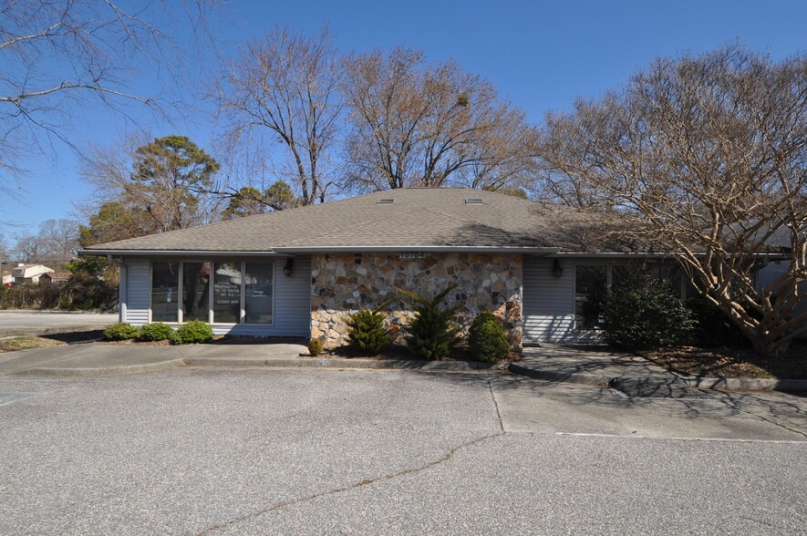 More Photos Of 13784 Warwick Blvd, Newport News Storefront Retail Office For Sale