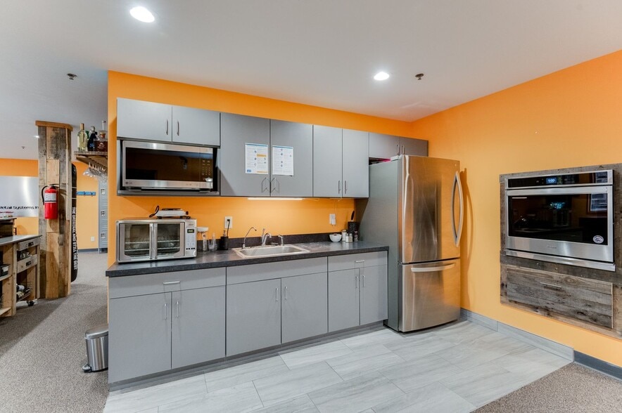 More Photos Of 11979 Cr-11, Burnsville Office For Sale