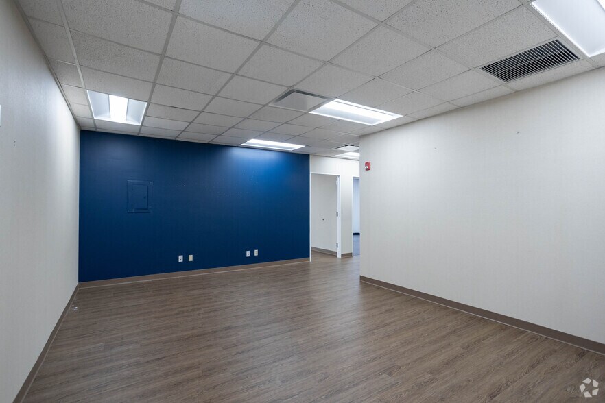 More Photos Of 1 Huntington Quadrangle, Melville Office For Lease