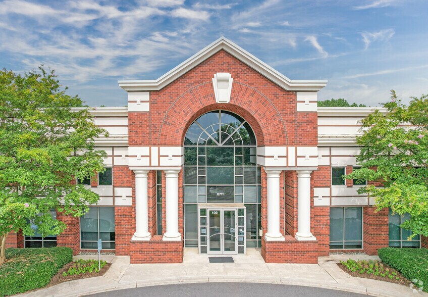 More Photos Of 8711 University East Dr, Charlotte Office For Lease