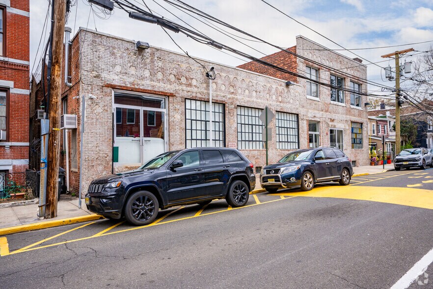 More Photos Of 216-220 19th St, Union City Industrial For Sale
