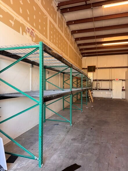 More Photos Of 877 NE 27th Ln, Cape Coral Distribution For Lease