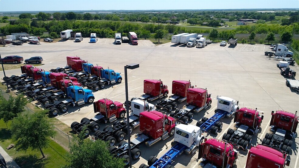 More Photos Of 2401 Worthington Dr, Denton Land For Lease