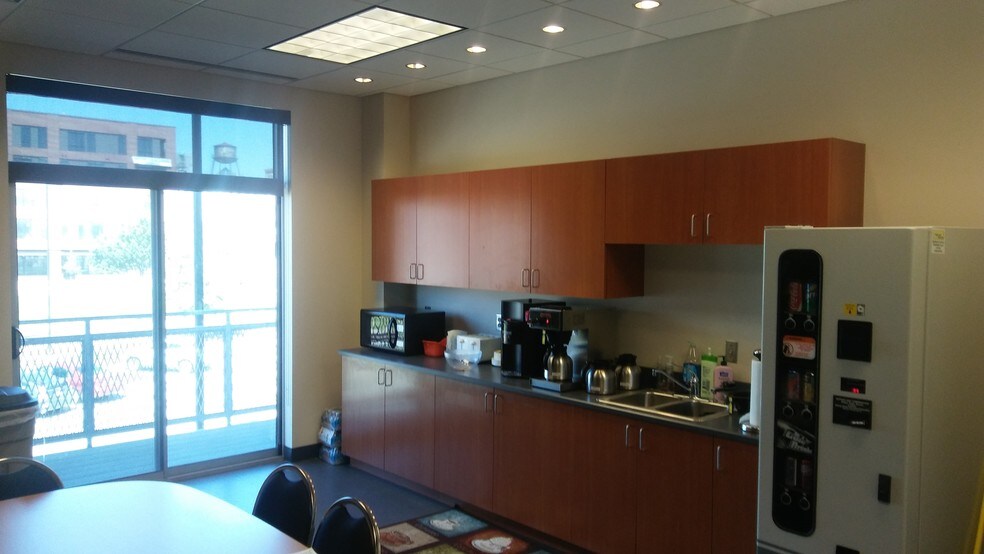 More Photos Of 1313 Cuming St, Omaha Apartments For Lease