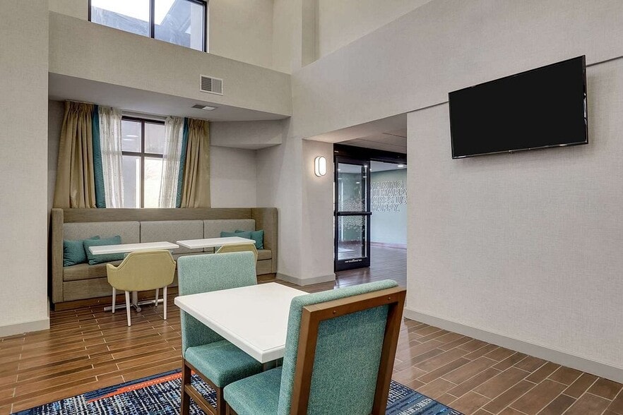 More Photos Of 5723 Heritage Crossing Dr, Glen Carbon Hotel For Sale