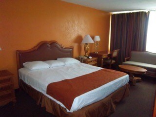 More Photos Of 2967 Henry St, Muskegon Hotel For Sale