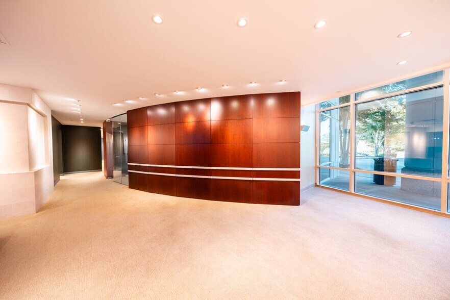 More Photos Of 1000 Ridgeway Loop, Memphis Office For Lease