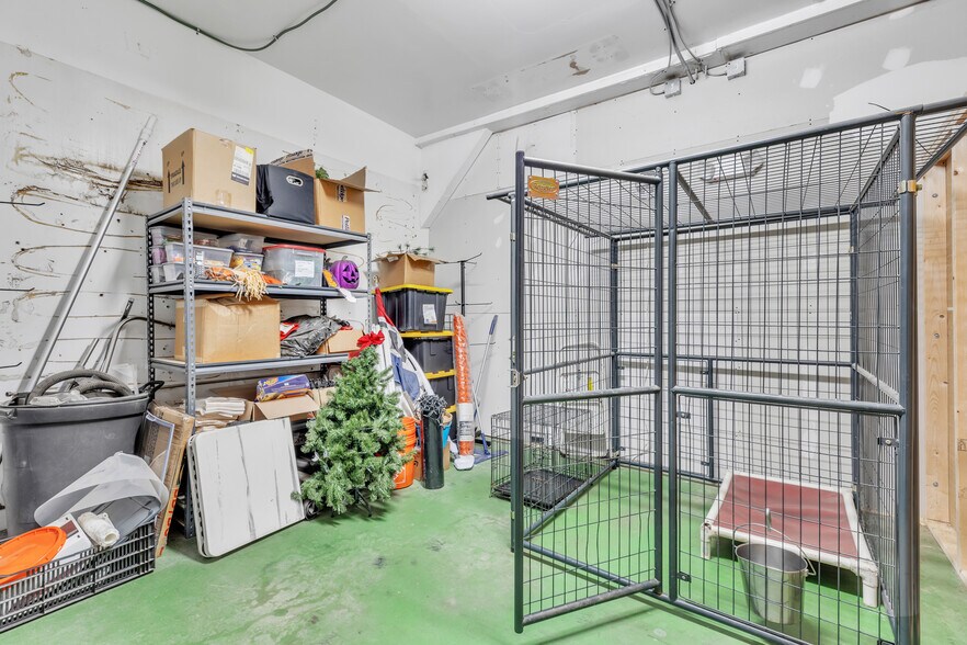 More Photos Of 203 Long Plain Rd, Whately Service For Sale