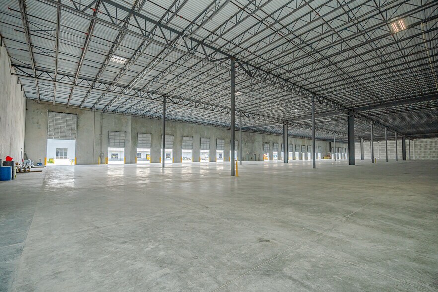 More Photos Of 1620 NW 215th St, Miami Gardens Unknown For Lease