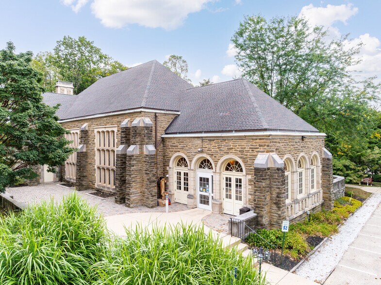 Primary Photo Of 190 Camp Hill Rd, Fort Washington Religious Facility For Lease