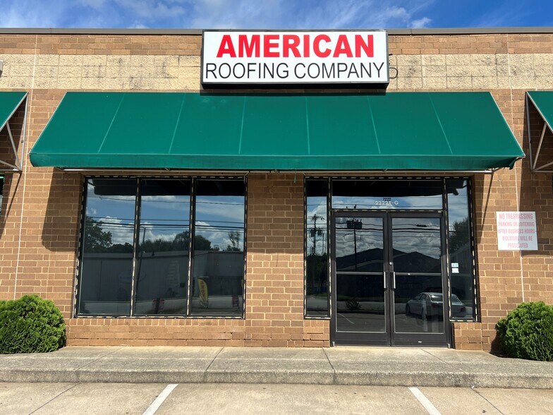 More Photos Of 2222 Patterson St, Greensboro Unknown For Lease