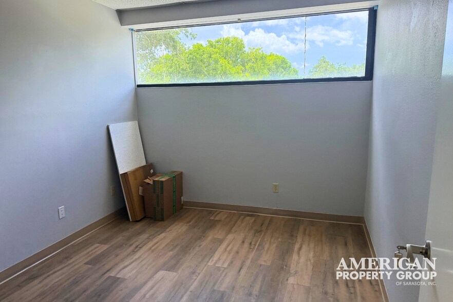 More Photos Of 201 4th Ave, Bradenton Medical For Sale