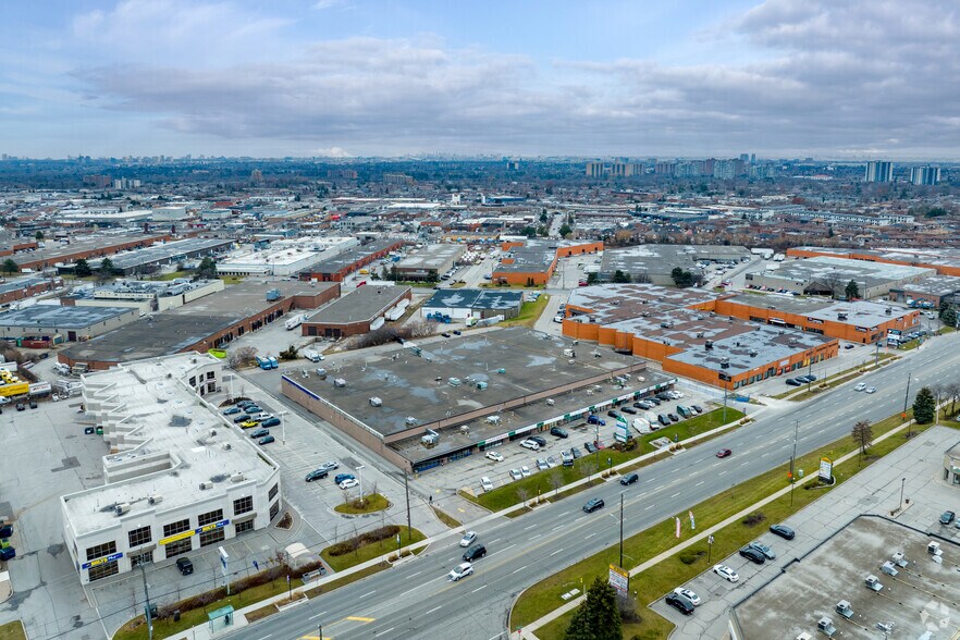 More Photos Of 5601 Steeles Ave W, Toronto Showroom For Lease