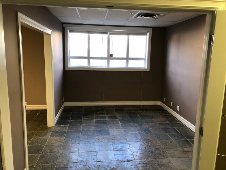 More Photos Of 104 - 138 Se, Calgary, Ab Av, Calgary Apartments For Sale