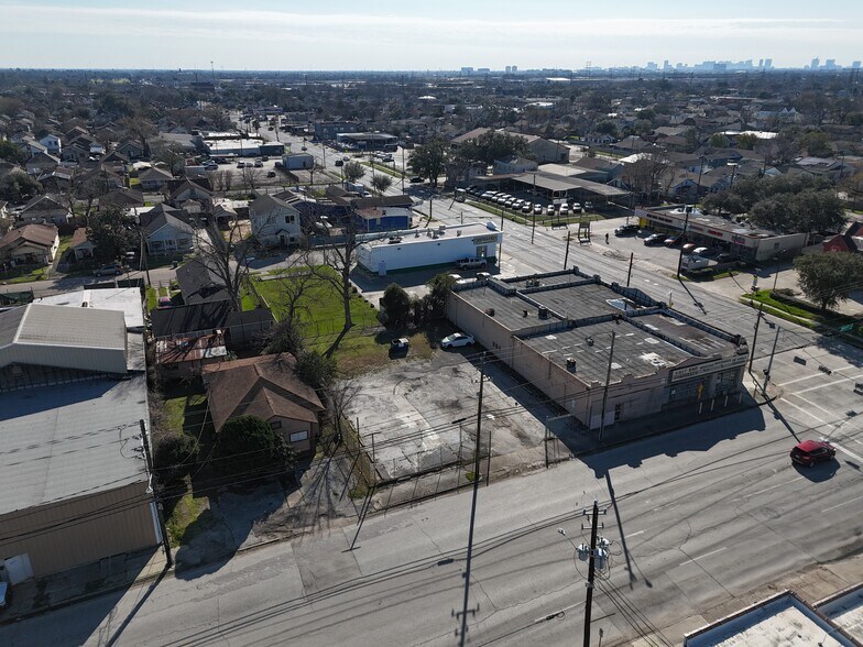 More Photos Of 6802 Navigation Blvd, Houston General Retail For Sale