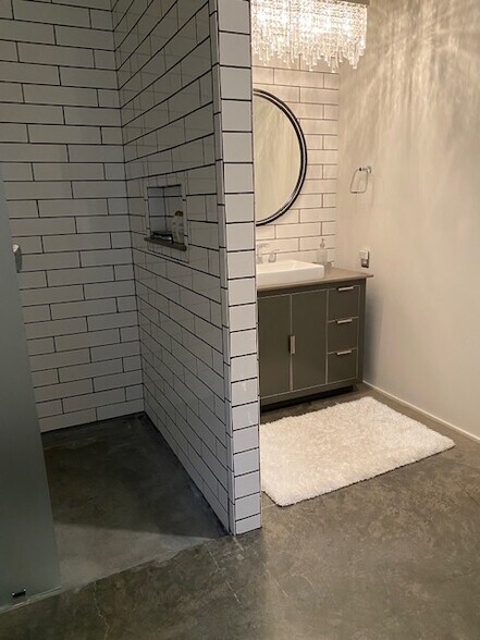 More Photos Of 100 E San Antonio St, Marfa Storefront Retail Office For Sale