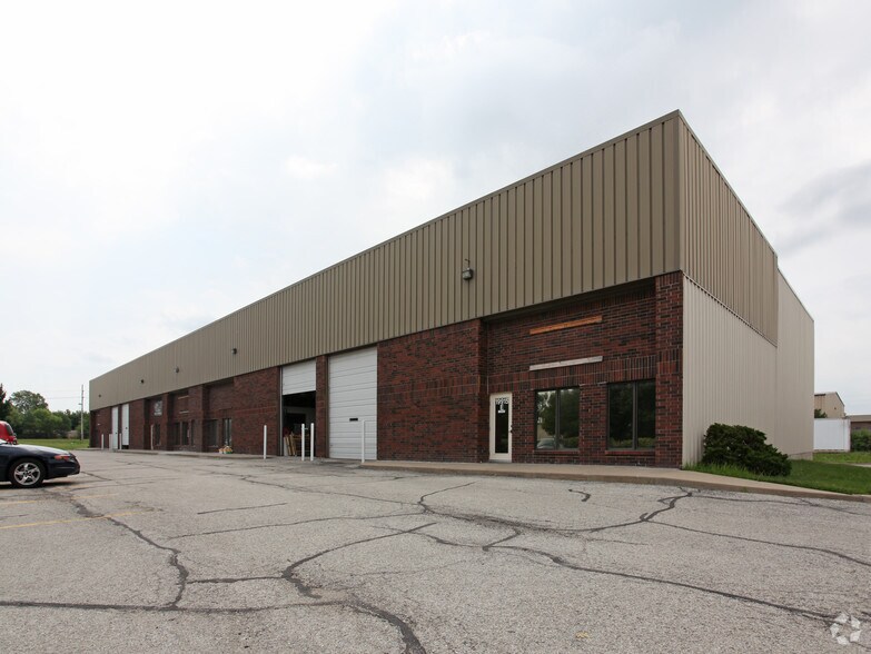 More Photos Of 19915 W 161st St, Olathe Warehouse For Lease